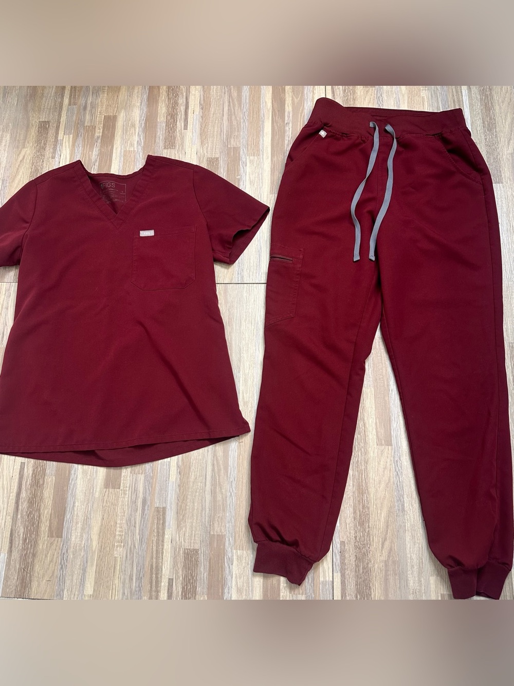 Figs Technical Collection Scrubs Set in Burgundy Women’s Size Small